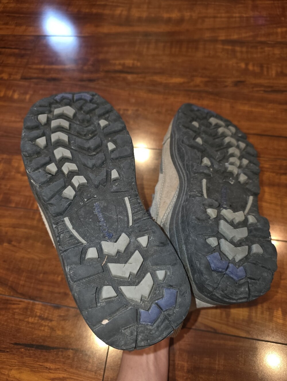 Columbia Razor Ridge Mid Hiking Boots - Picture 6 of 11